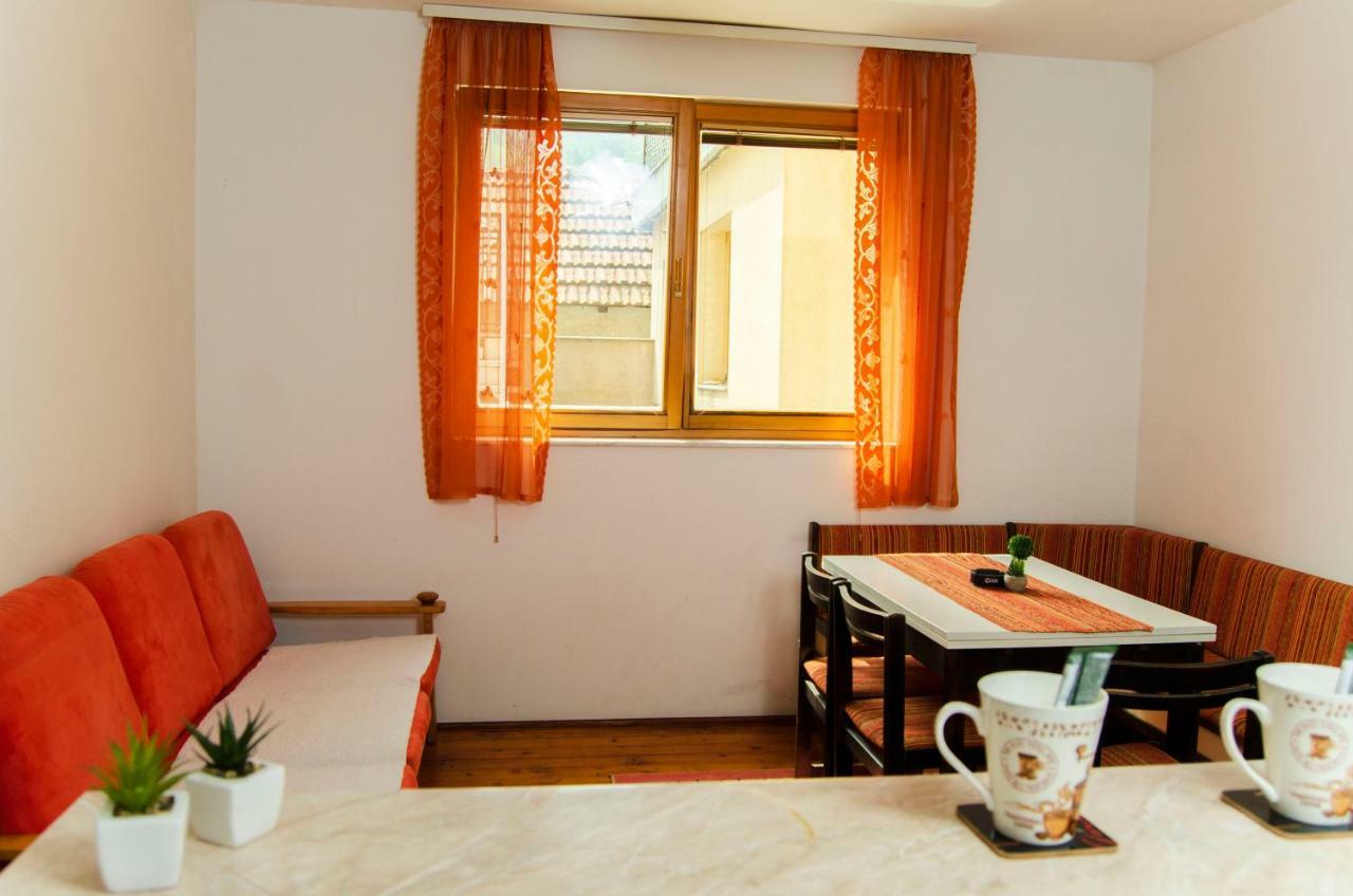 Apartmani Aa ซาราเยโว ภายนอก รูปภาพ