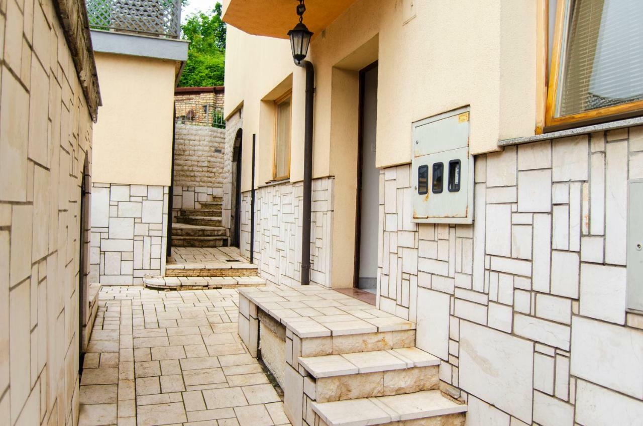 Apartmani Aa ซาราเยโว ภายนอก รูปภาพ
