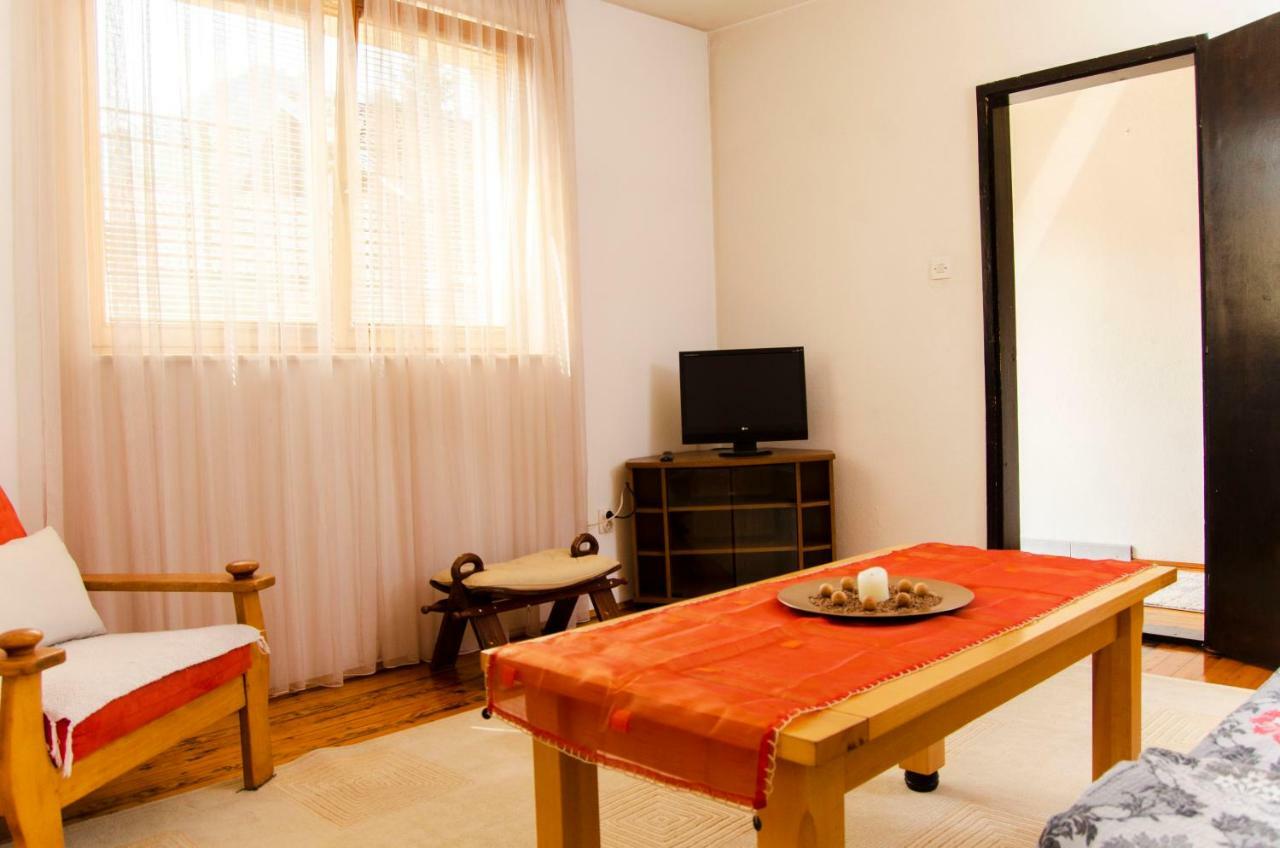 Apartmani Aa ซาราเยโว ภายนอก รูปภาพ