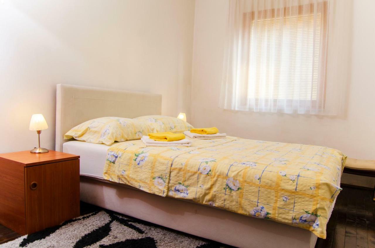Apartmani Aa ซาราเยโว ภายนอก รูปภาพ
