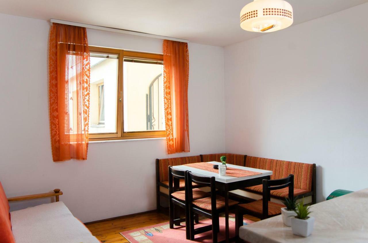 Apartmani Aa ซาราเยโว ภายนอก รูปภาพ